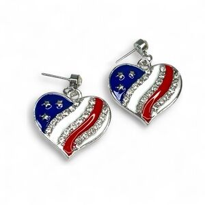 Americana USA 🇺🇸 Heart Dangle Earrings silver tone NWOT